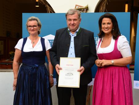 Ausgezeichnetes Festzelt: Lorenz Stiftls Volkssängerzelt Schützenlisl® erneut prämiert auf dem Oktoberfest 2024
